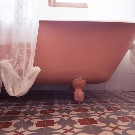 فندق مبيت وإفطار Casa De La Tia Amparo *